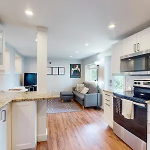 https://queen-anne-escape.seattlehotelsites.com