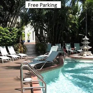 douglas-house.hotels-in-key-west.com/
